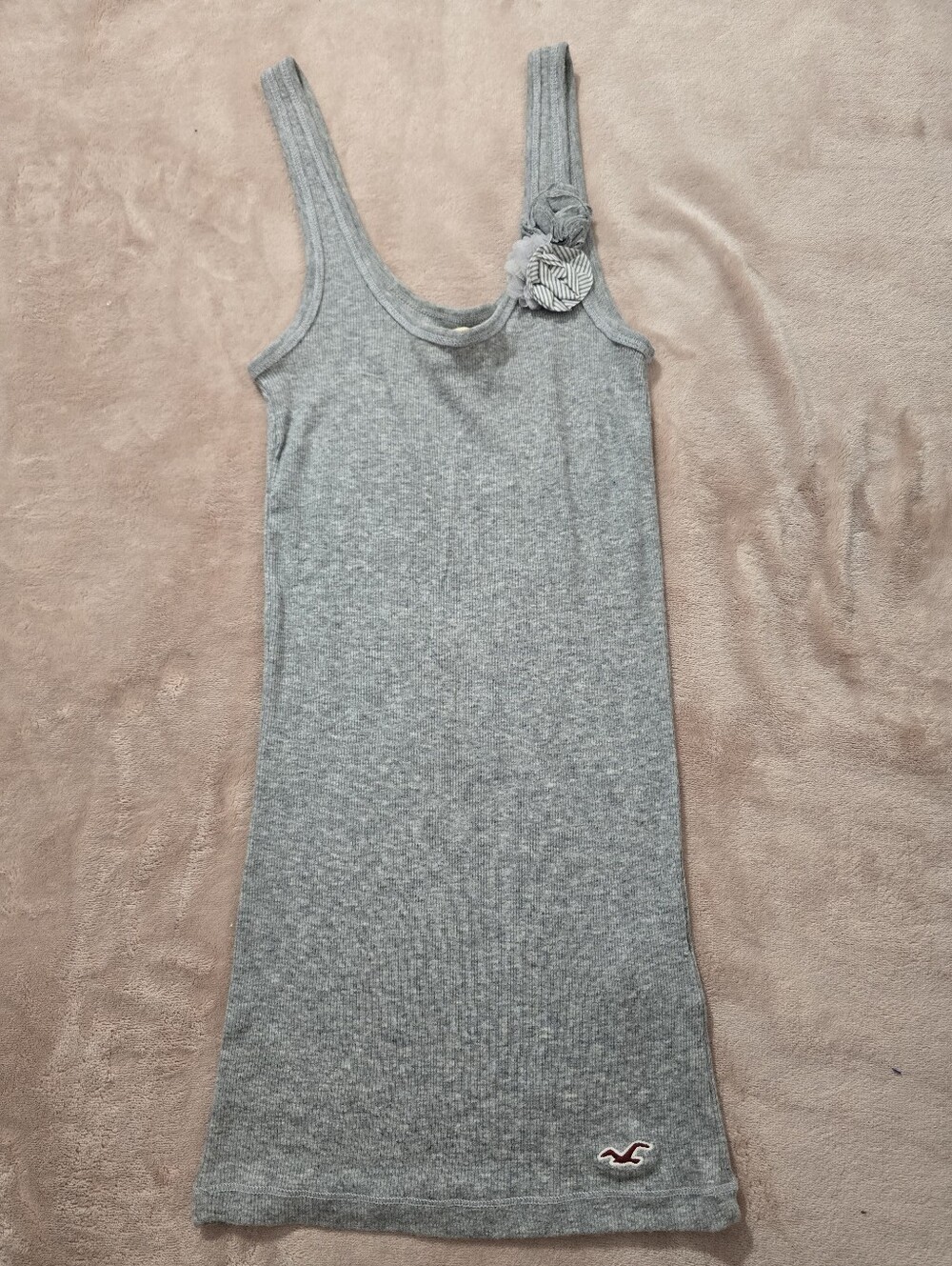 Vintage 90s Y2K Hollister Co. gray ribbed tank top Floral Embellishment